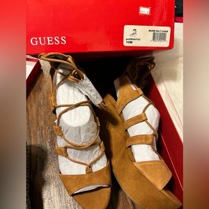 NWT / Box GUESS SUEDE WEDGES - Size 10